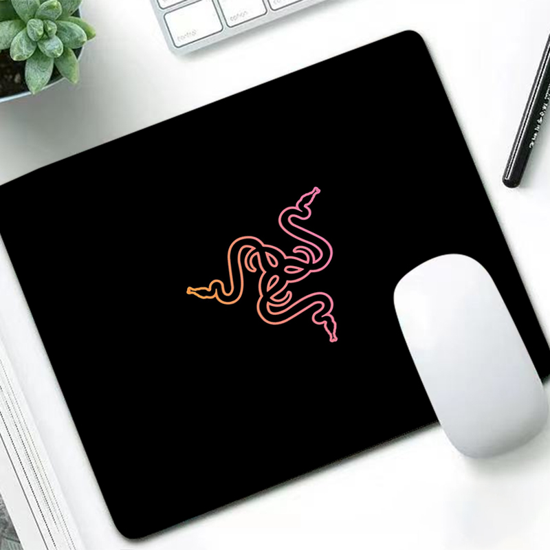 Razer Luxury Mouse Pad Anime G - Gaming Accessories For Laptop 리뷰 및 가격